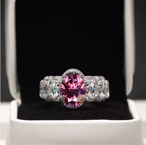 Anillo de Moissanita Rosa