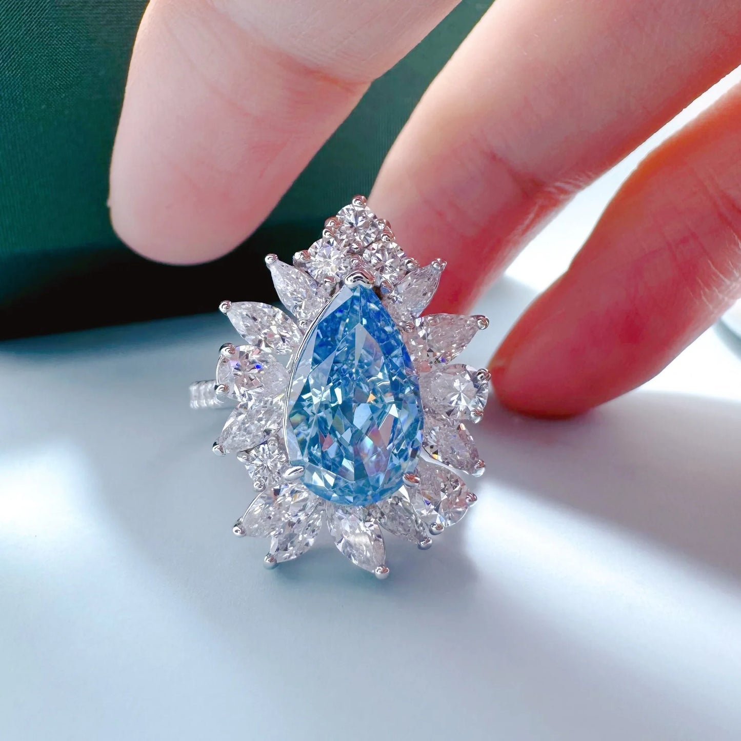 Anillo de compromiso de platino PT50, 3.5 quilates en diamantes