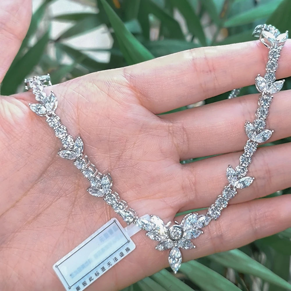 Collar de lujo con diamantes talla marquesa de 0,5 quilates para mujer