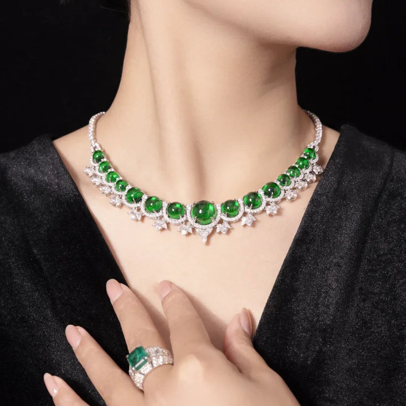 Collar Reina Esmeralda