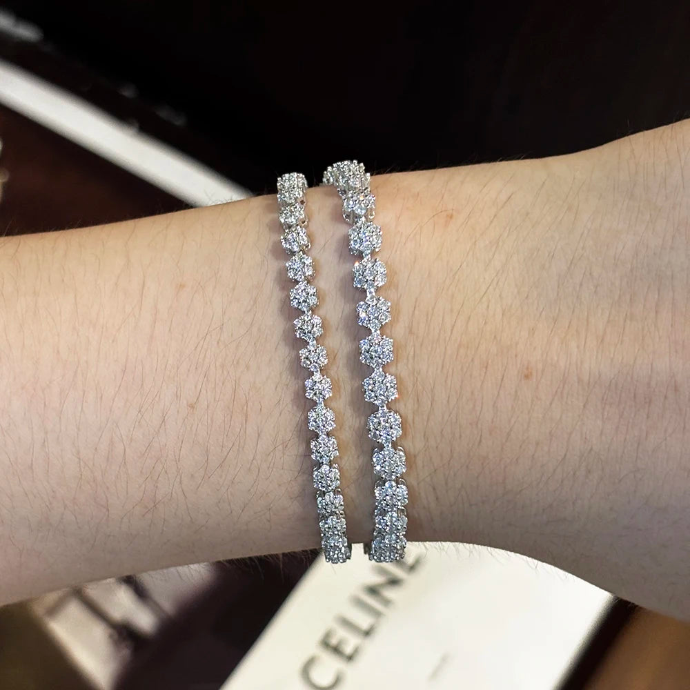Pulseras de tenis con flor de moissanita completa