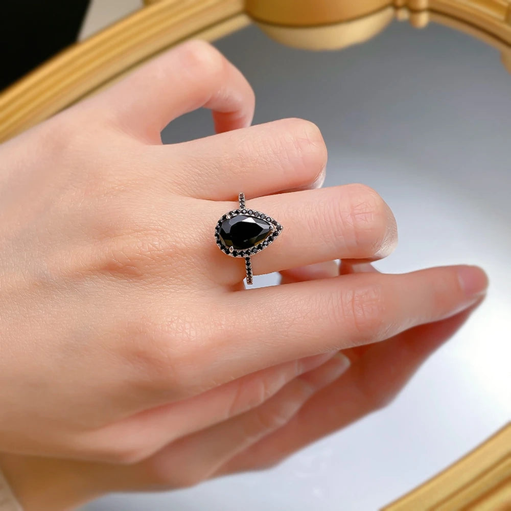 Anillo de compromiso de circón negro