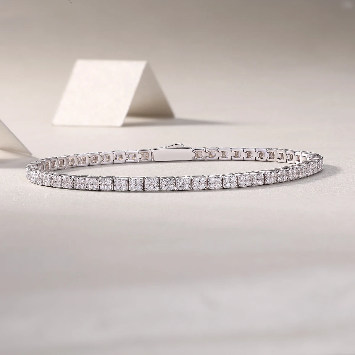 Pulsera tenis cuadrada de moissanita
