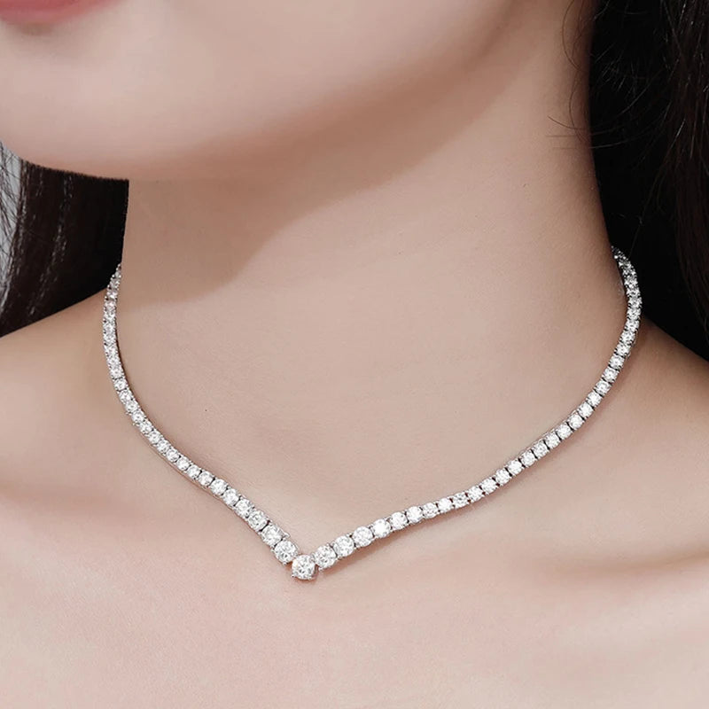 Collar tenis de moissanita diseño en V