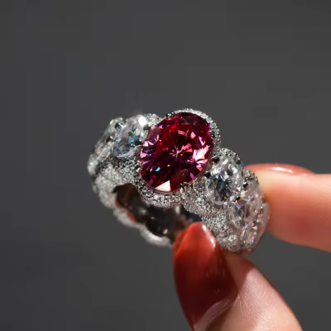 Anillo de Moissanita Rosa