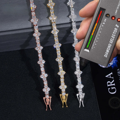 Pulsera tenis con cruz de diamantes de moissanita VVS