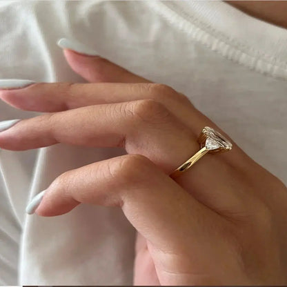 Anillo de diamante cultivado en laboratorio radiante de 2 quilates Anillo de diamante con 3 gabillones de piedra Trilogía CVD HPHT VS-VVS Anillos de oro amarillo de 14 k con IGI