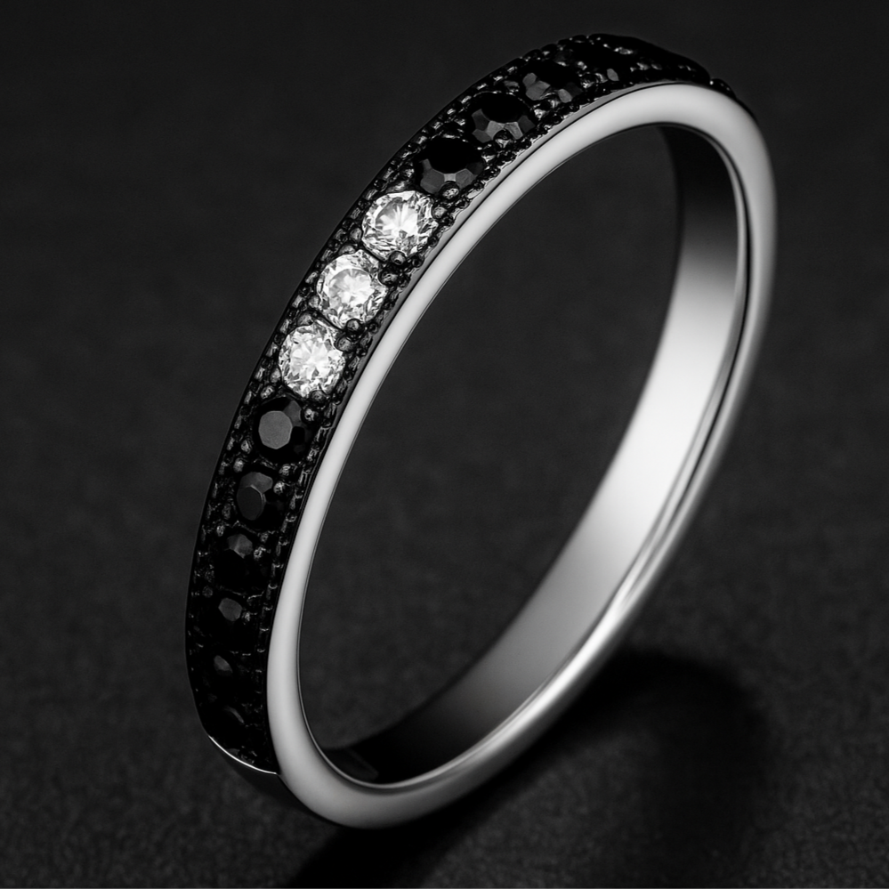 Anillo de espinela negra natural