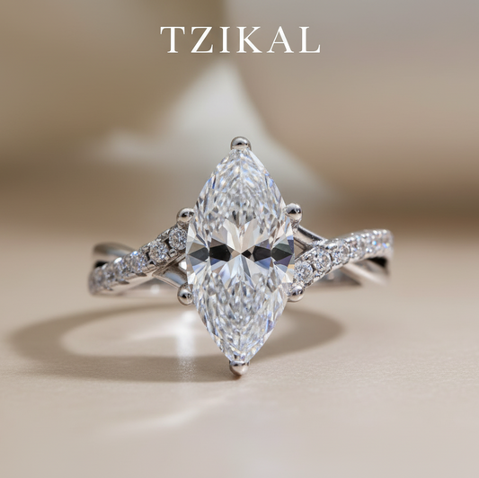 Anillo de compromiso de corte marquesa de 2 quilates