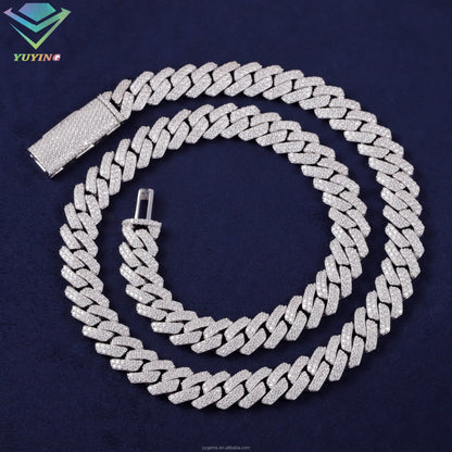 Cadena cubana de 10mm con moissanita negra