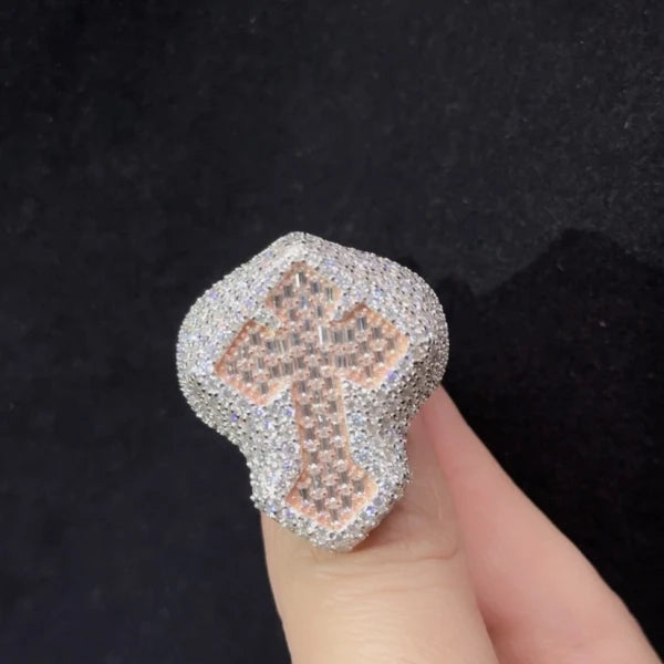 Anillo cruz grande de moissanita baguette