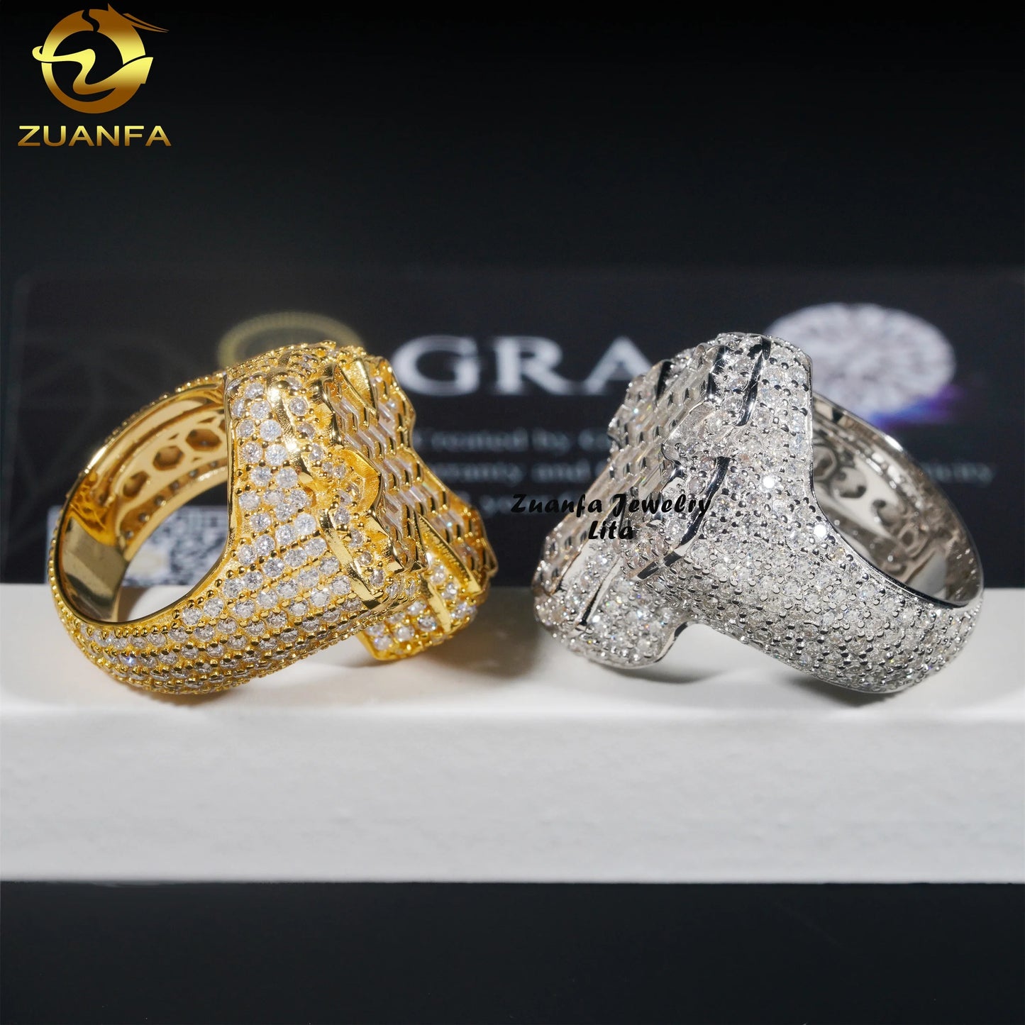 Anillo cruz de moissanita