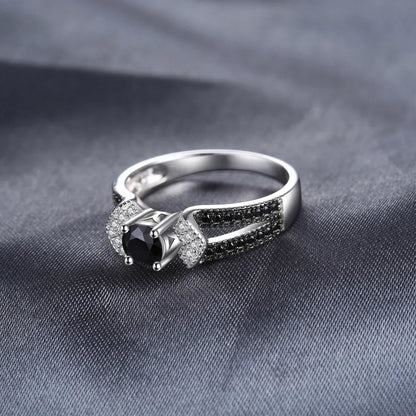 Anillo de plata de ley y espinela natural