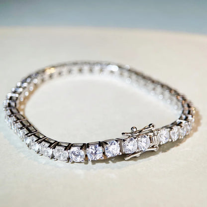 Cadena de tenis de platino sólido.