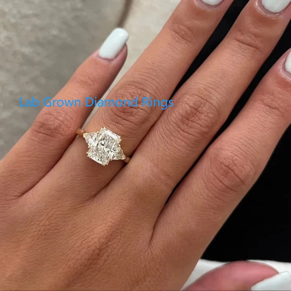 Anillo de diamante cultivado en laboratorio radiante de 2 quilates Anillo de diamante con 3 gabillones de piedra Trilogía CVD HPHT VS-VVS Anillos de oro amarillo de 14 k con IGI