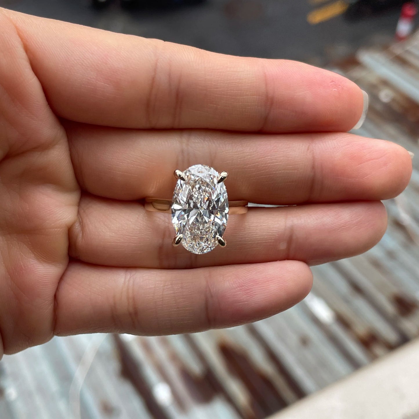 Anillo de compromiso de oro amarillo de 14k con ajuste de punta de piedra principal de 7 quilates con diamante de corte ovalado cultivado en laboratorio para mujer, joyería fina, certificado IGI