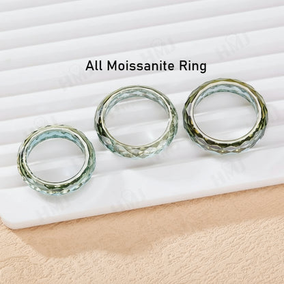 Anillo de moissanita con banda lisa