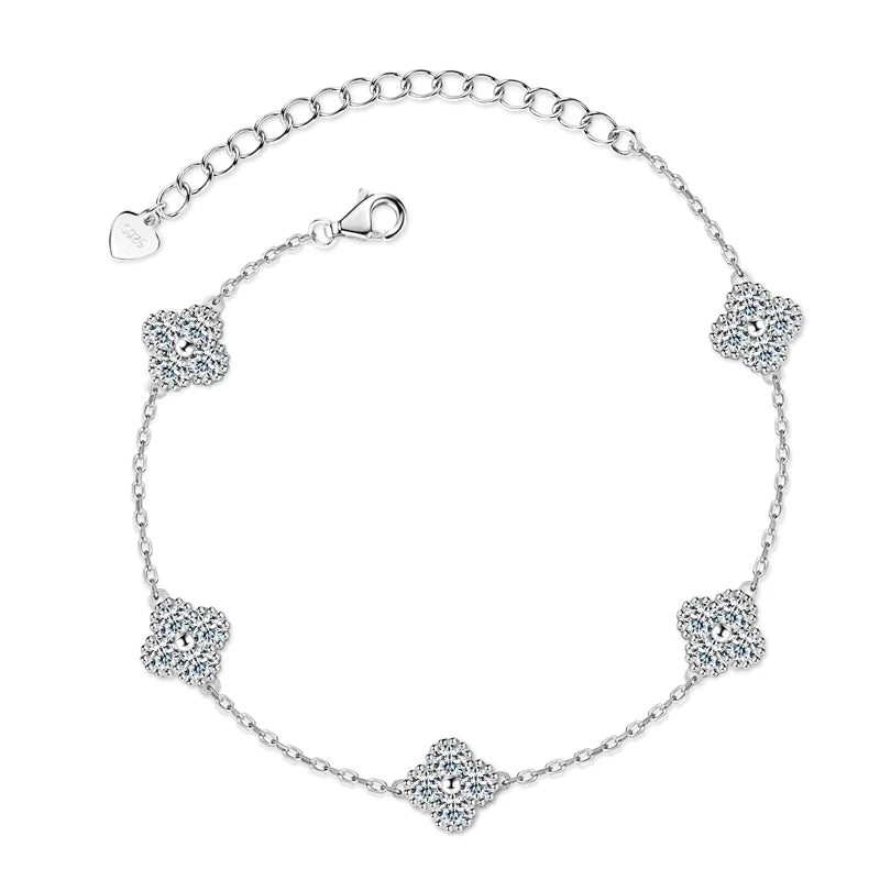 Pulsera de 3 mm con diseño de trébol de moissanita