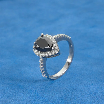 Anillo de moissanita negra de 2 quilates