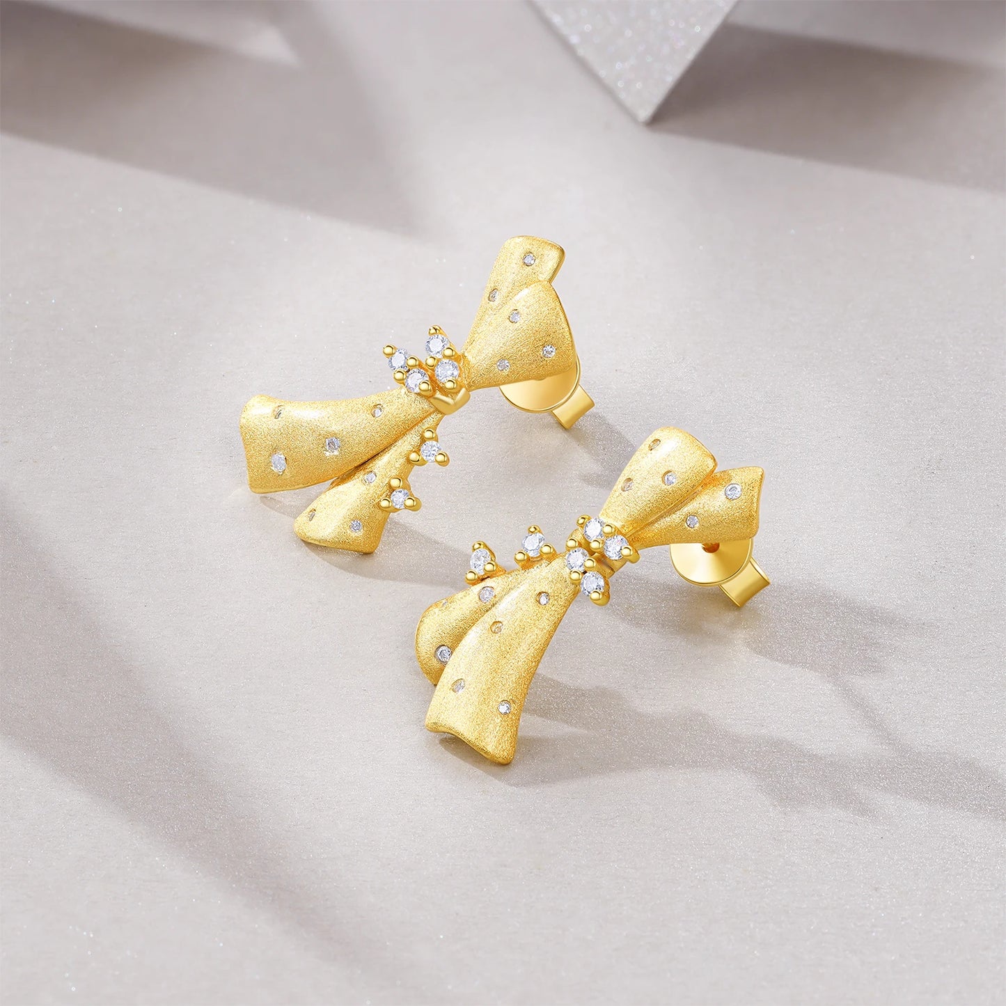 Juego de pendientes de plata con baño de oro 18k