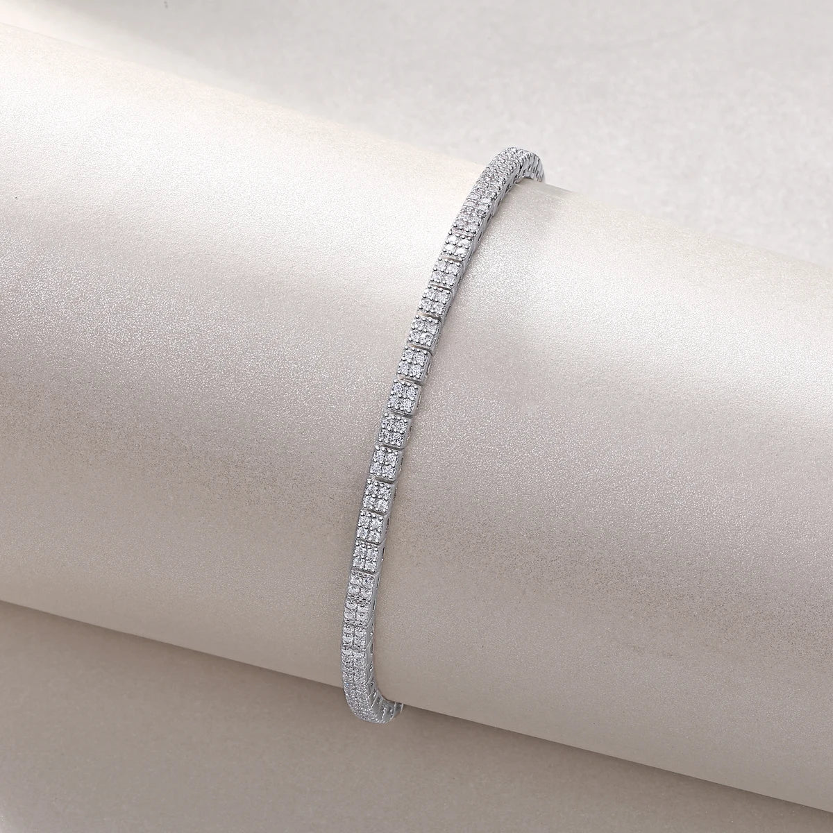 Pulsera tenis cuadrada de moissanita