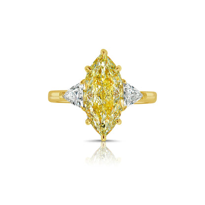 Anillo de Compromiso Trilogía Marquise amarillo vivido
