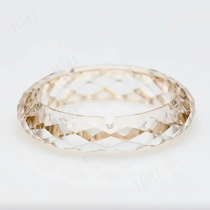 Anillo de moissanita con banda lisa