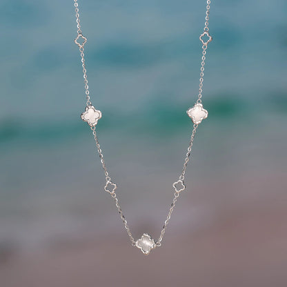 Gargantilla de plata S925 con diseño de trébol de cuatro hojas y hebra de conchas, estilo natural, regalo elegante para uso informal