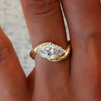 Anillo de Compromiso solitario marquesa 1/2 ct