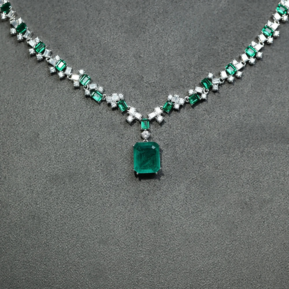 Collar de plata y circón esmeralda de alto carbono