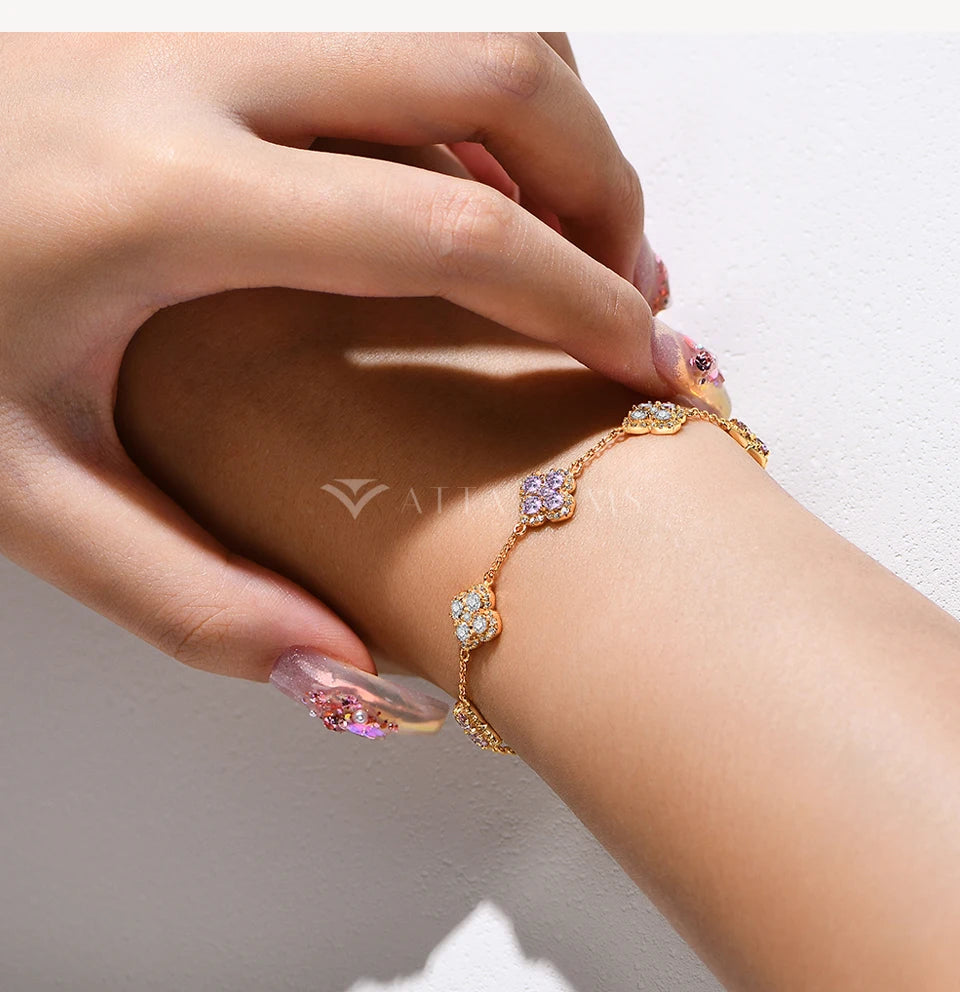 Pulsera de moissanita diseño de trébol