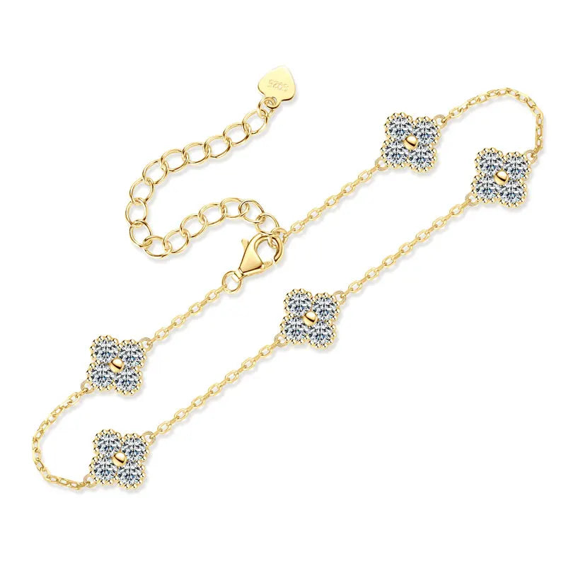 Pulsera de 3 mm con diseño de trébol de moissanita