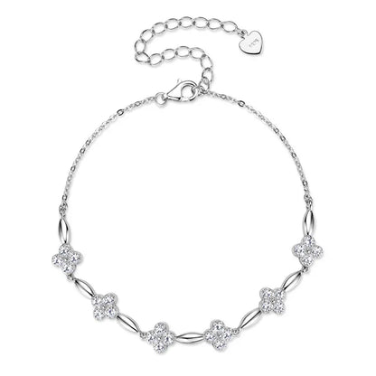 Pulsera de trébol de plata con moissanita