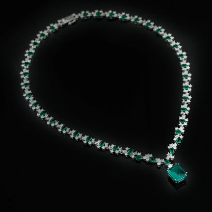 Collar de plata y circón esmeralda de alto carbono