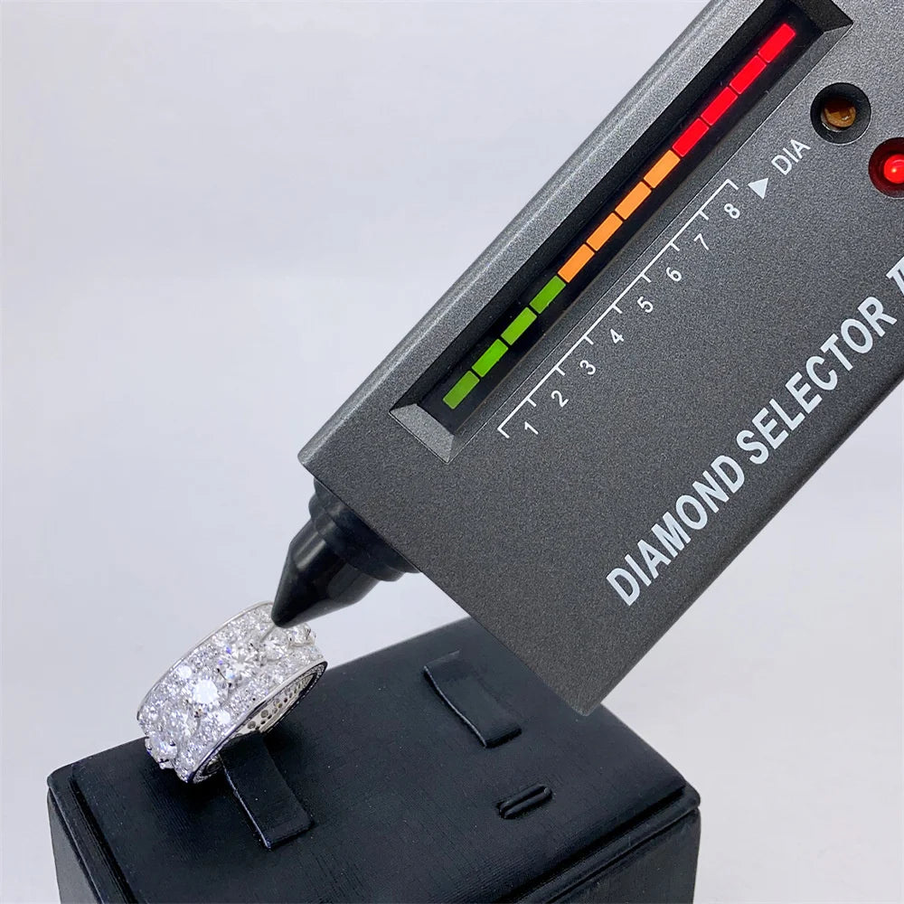 Anillo Ice Out de moissanita unisex