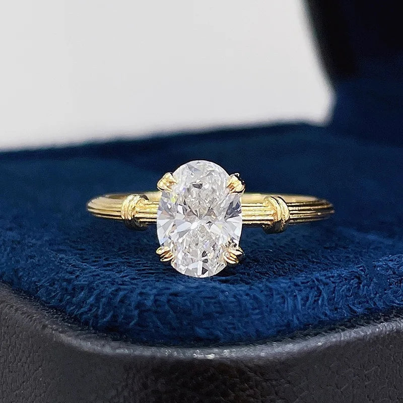 Anillo de Compromiso solitario, Corte Ovalado de 1.08ct