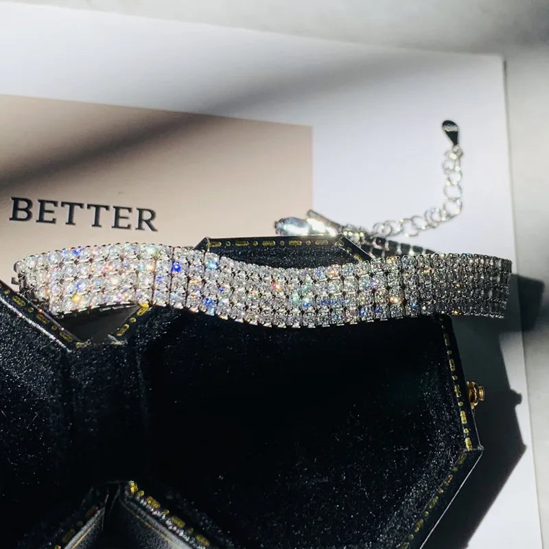 Brazalete de plata con moissanita de 4 filas