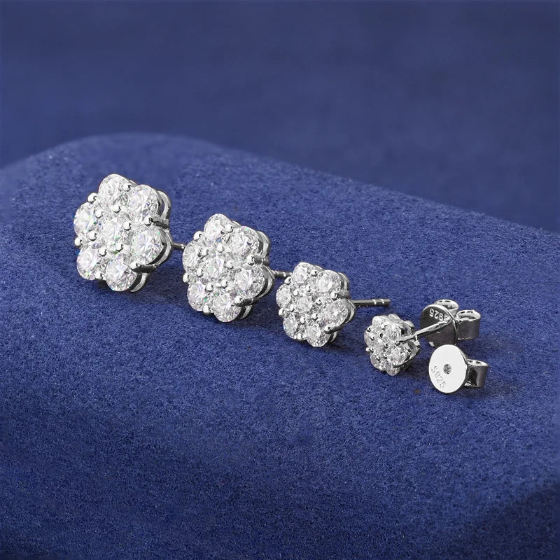 Aretes de moissanita diseño floral de 6 diamantes
