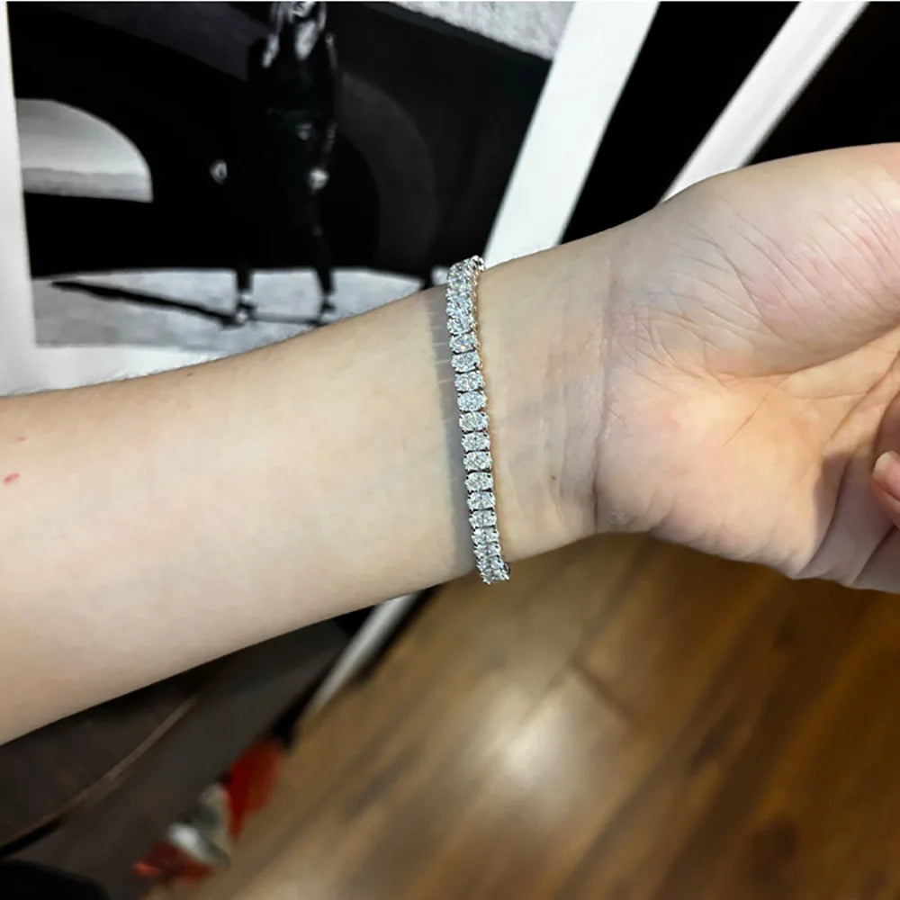 Pulsera tenis de moissanita corte ovalado