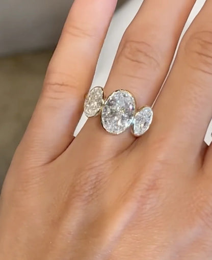 Anillo de Compromiso Oval Trilogy, 8ct