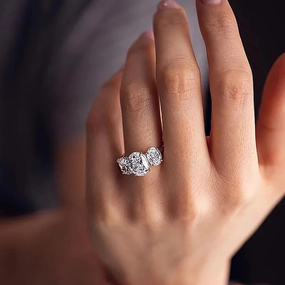 Anillo de compromiso de moissanita de corte ovalado de 3/6 quilates