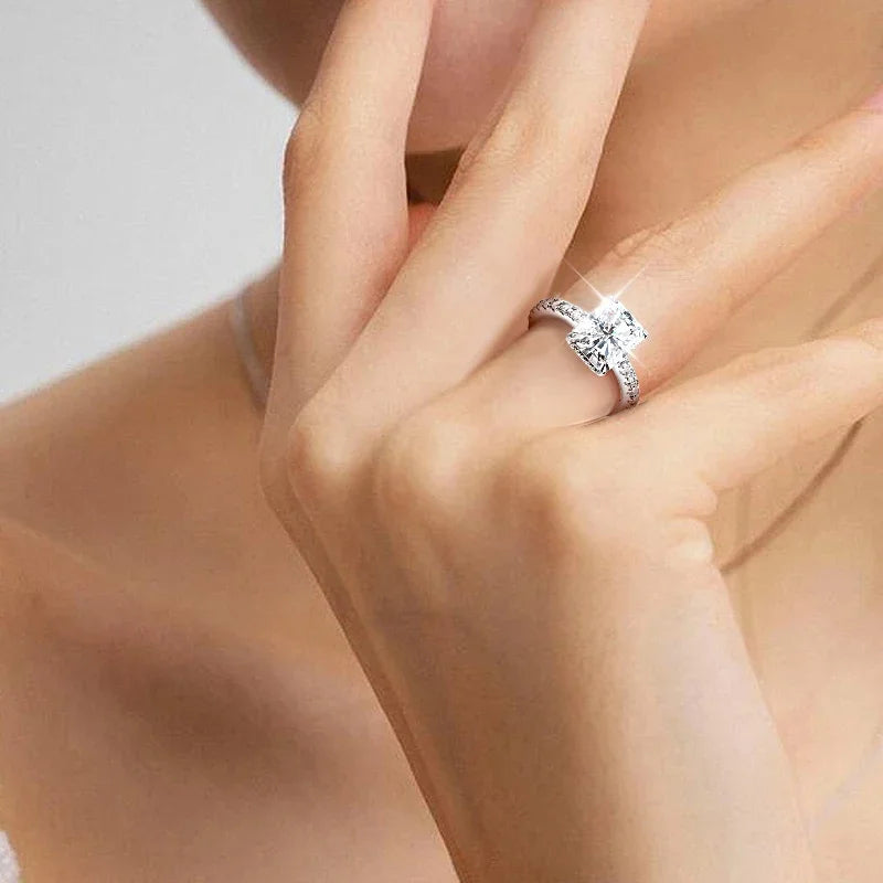 Anillos de compromiso corte Esmeralda/Radiante 4CT