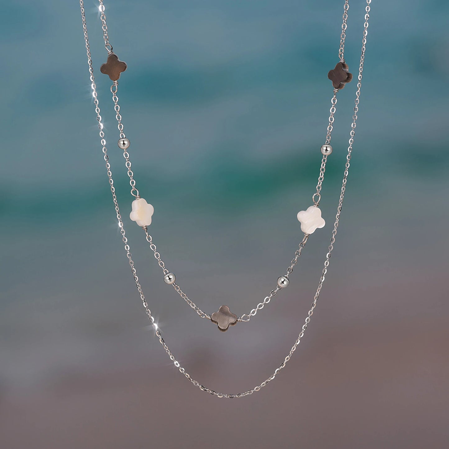 Gargantilla de plata S925 con diseño de trébol de cuatro hojas y hebra de conchas, estilo natural, regalo elegante para uso informal