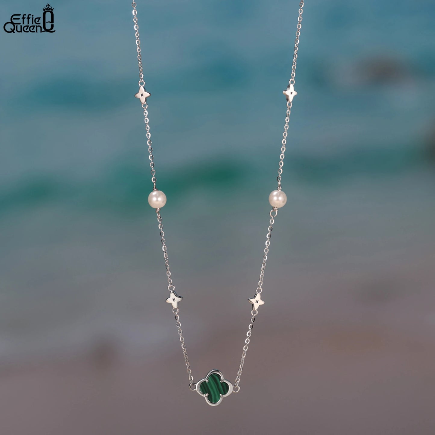 Gargantilla de plata de ley 925 con concha de perla y oro de 14 quilates con adorno de malaquita verde, estilo trébol de cuatro hojas