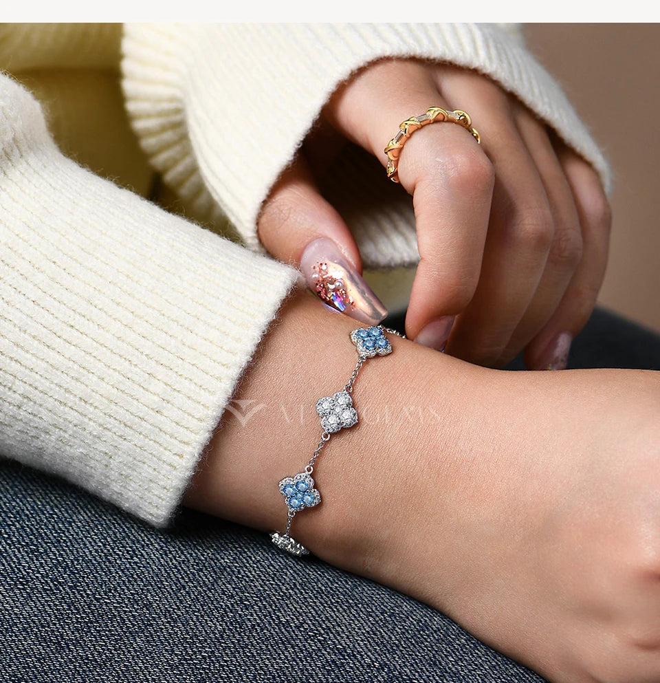 Pulsera de moissanita diseño de trébol