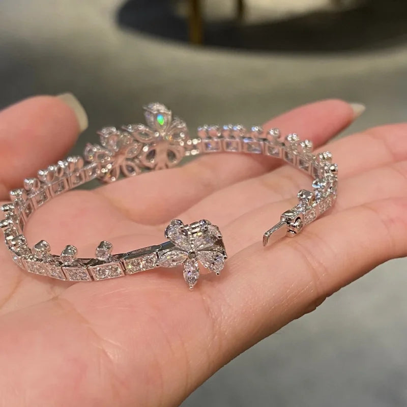 Brazalete doble flor de diamantes