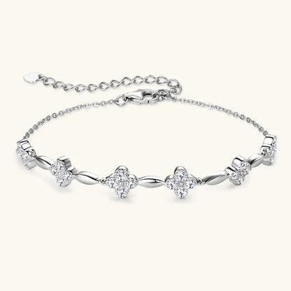 Pulsera de trébol de plata con moissanita