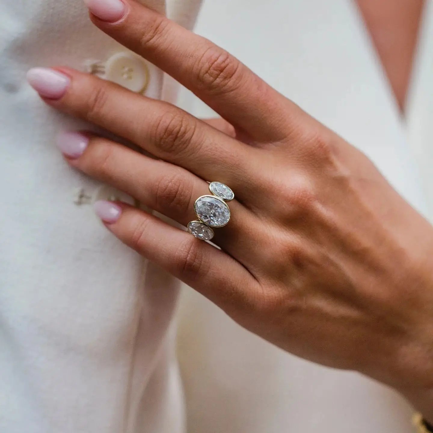 Anillo de Compromiso Oval Trilogy, 8ct