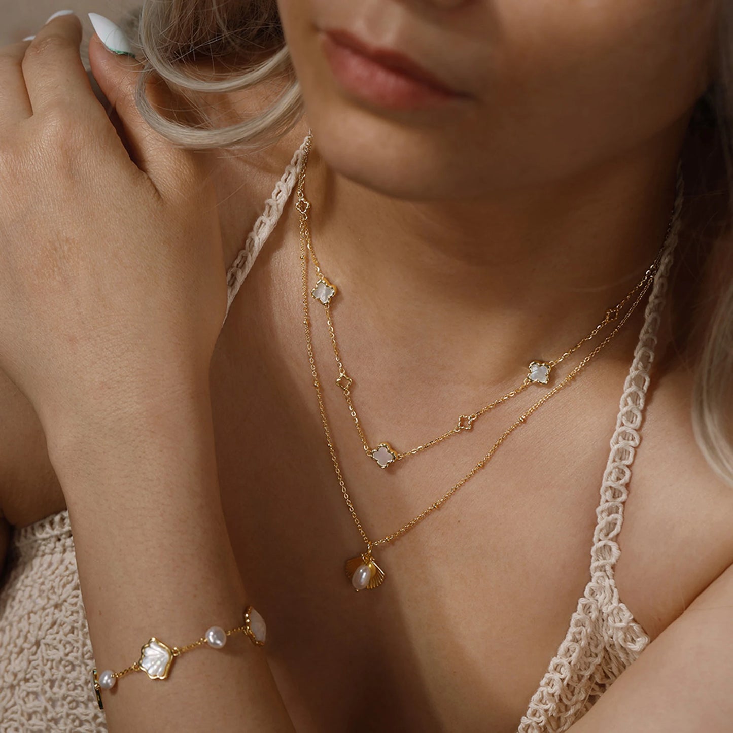 Gargantilla de plata S925 con diseño de trébol de cuatro hojas y hebra de conchas, estilo natural, regalo elegante para uso informal