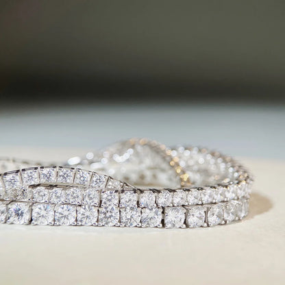 Cadena de tenis de platino sólido.